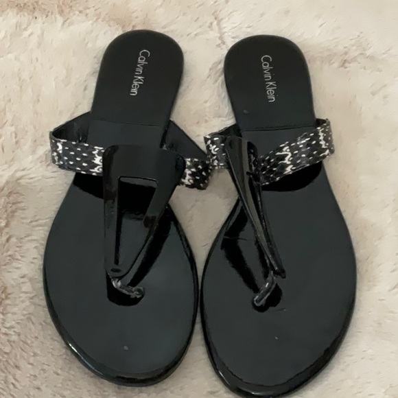 Calvin Klein Women’s Sandals Black with faux snake print straps, Size 8 - Picture 2 of 7